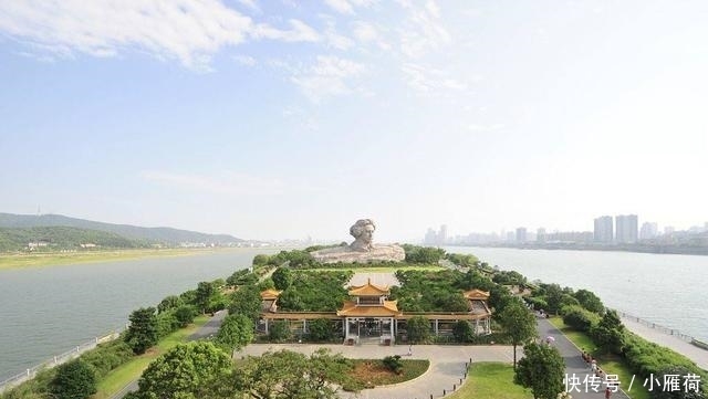 我国仅有的两个带“沙”字的地级市, 其中一个总面积全国最大