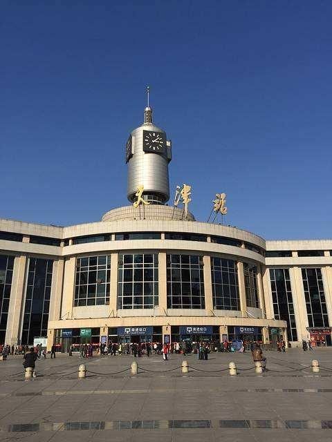  「比拼」中国各大城市火车站书法题字大比拼，哪个写得最好？