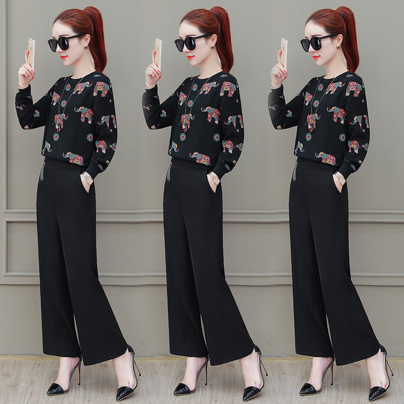 比连衣裙洋气百倍的时尚套装来啦，7080后秋天就这样穿，美炸