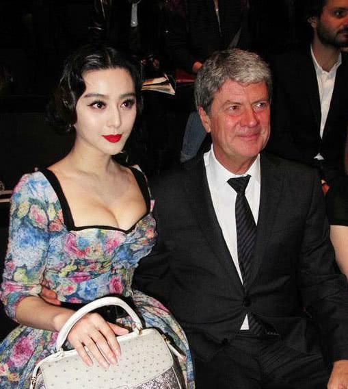 范冰冰豁出去，就靠两根带撑住全场，网友，真敢穿