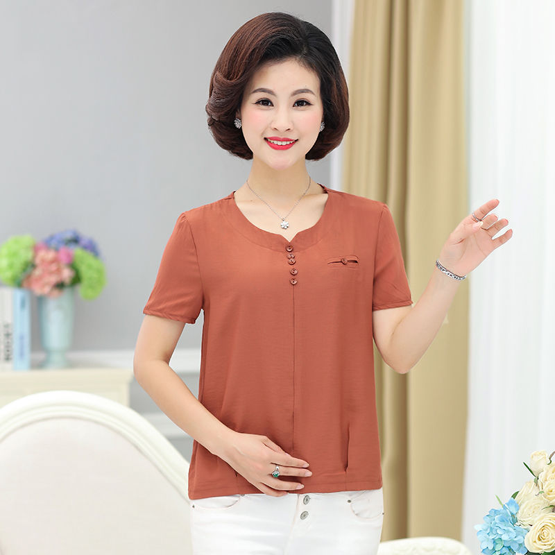 天冷流行这样穿!小衫+长款，适合6070后妈妈，美的年轻动人