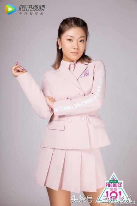 王菊近照认不出，腰部赘肉双下巴抢镜，网友：大码模特了解下！