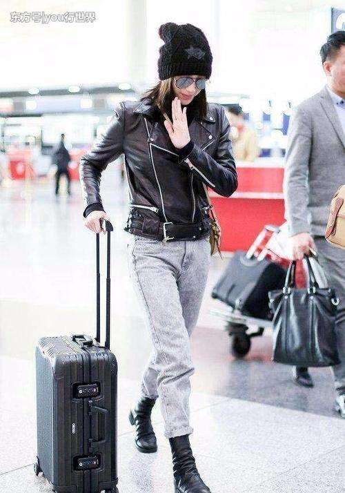 宋佳真是够了！在裙子里套裤子我忍，还要戴个皮手套实在忍不了！