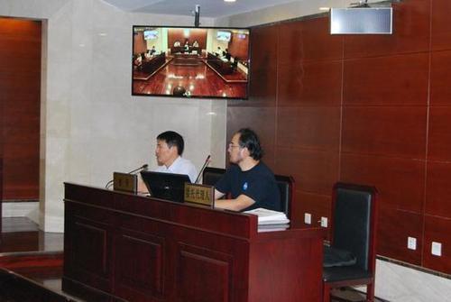 歌手称聊天被曝光索赔115万 内容涉白百何出轨