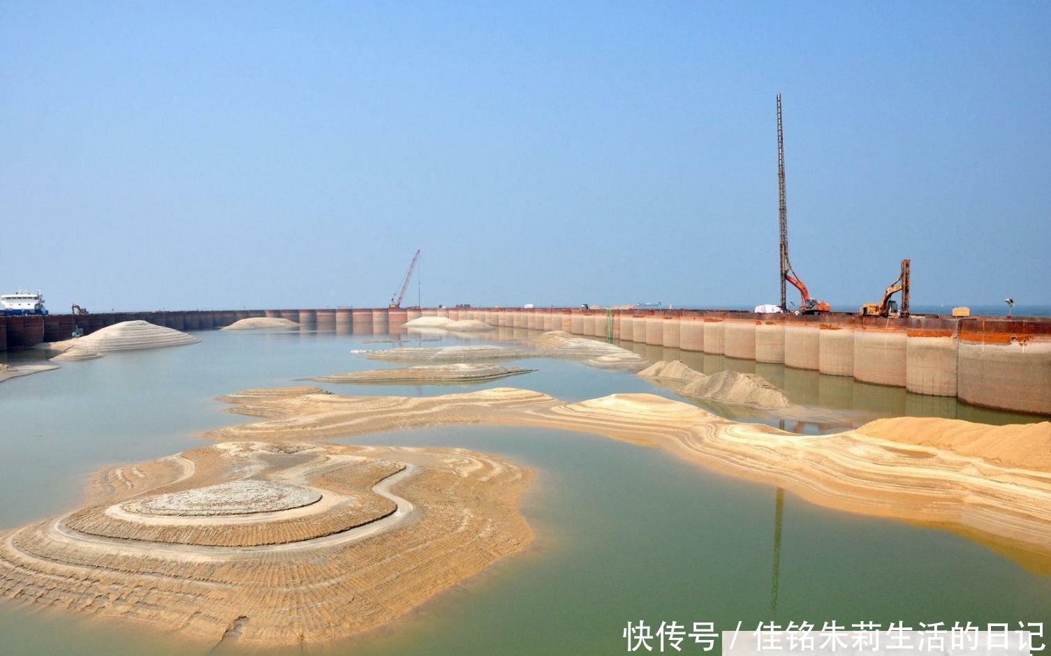 港珠澳大桥人工岛是如何修建的