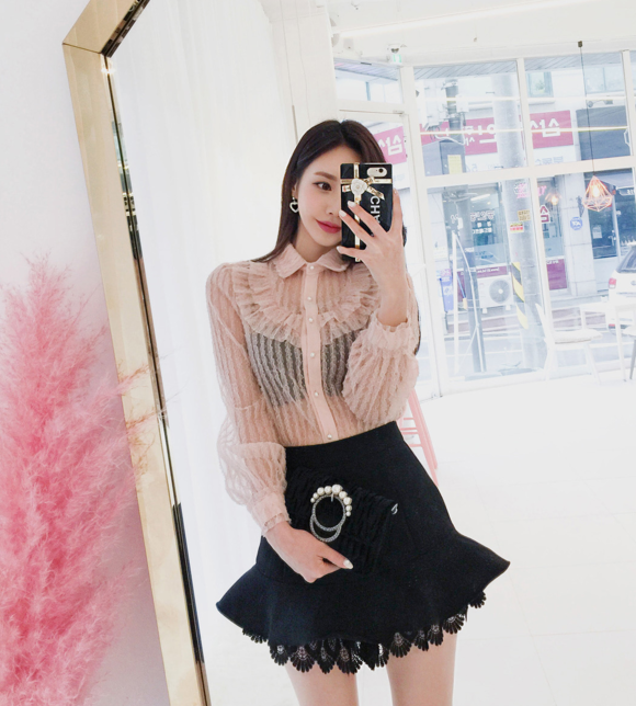 女神孙允珠，春晓熙梦浪漫蝴蝶结纺丝衬衫