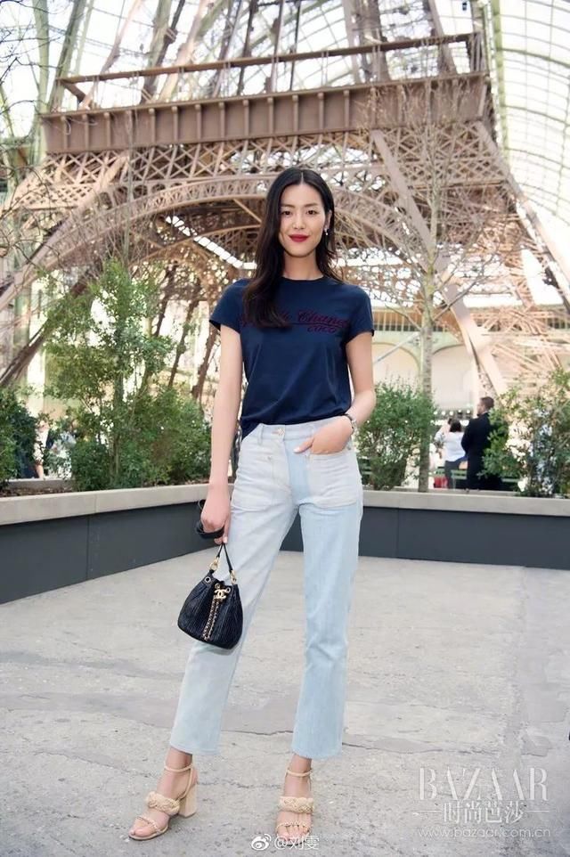 不骗你，刘雯衣橱里可能有180条牛仔裤!