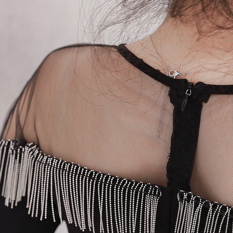 如今的小姑娘真敢穿!如此大胆的“透视衫”直接穿外面!贼诱人了