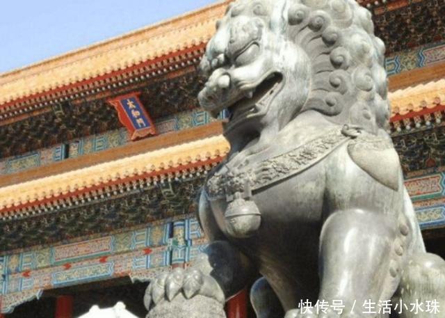 工作人员透露：游客在故宫内游玩，为何不要与石狮子合影拍照呢？