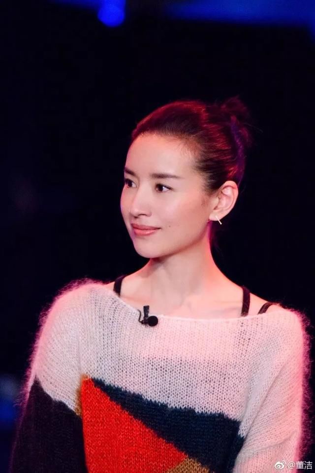 看董洁“不顺眼”！一张不老的青春脸怎么看都生气！