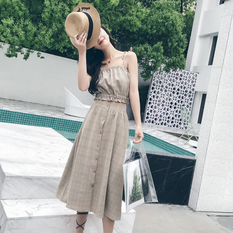 太Nice了!赶紧一饱眼福，这些新款吊带裙，一眼让人挪不开眼