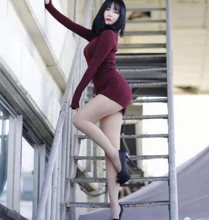 这么短，走起路来裙子会不会往上滑呢