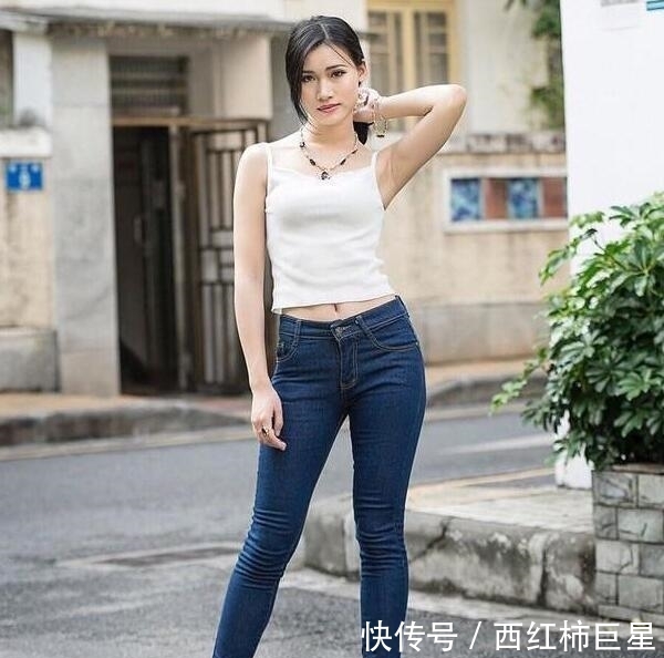  【美女】身材紧致的牛仔裤美女，充满青春活力，气场十足！