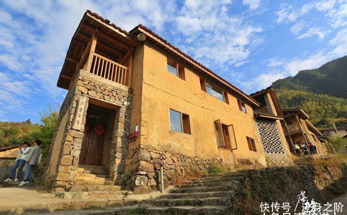 浙江丽水平田村，传统村落改造成了特色民宿，吸引了众多游客前来