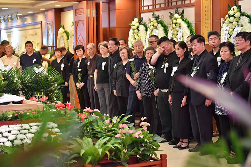 酿酒行业泰斗秦含章追悼会在八宝山举行 |组图