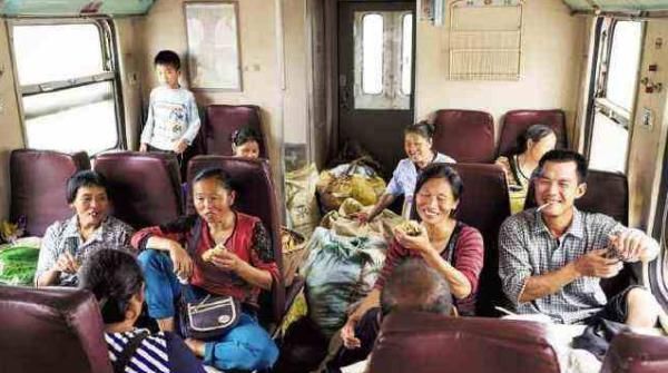  唯一@中国唯一“不收钱”一趟火车：男女老幼都可乘坐，还能在车