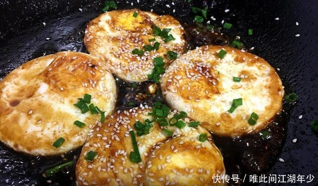 『光盘』最近这个鸡蛋的做法超级火，味道浓郁，上桌准光盘，家人都喜欢