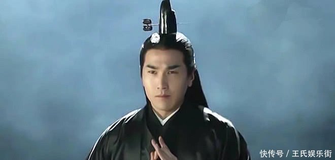 「魔尊」枕上书凤九即将羽化,帝君伤心落泪,白浅夜华及时出现