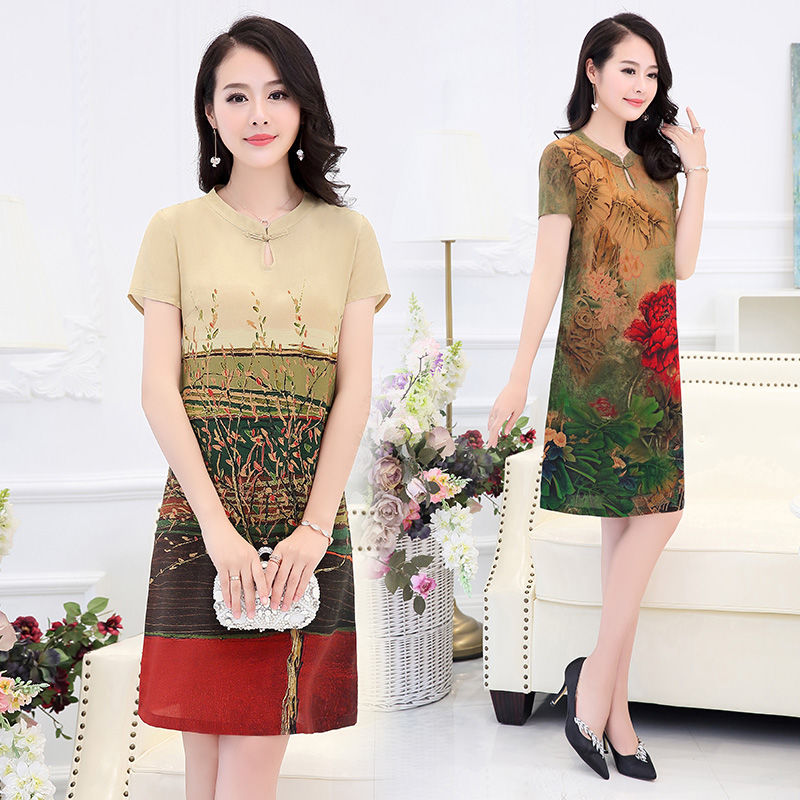 70后的我，出门从不穿太土，只穿高端蚕丝裙+平鞋，洋气又嫩美