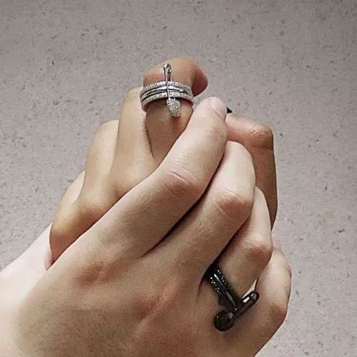 一枚全能型的“别针”珠宝凭什么引爆了时尚界?