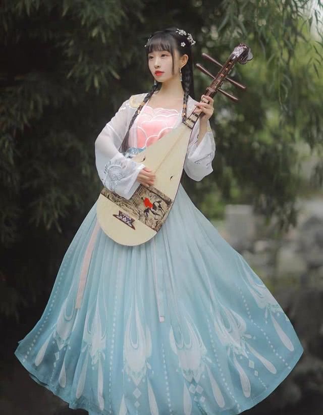  汉服@陈情令联名款汉服推荐，蓝忘机清新淡雅，宋子琛玄衣魂魄，冷酷