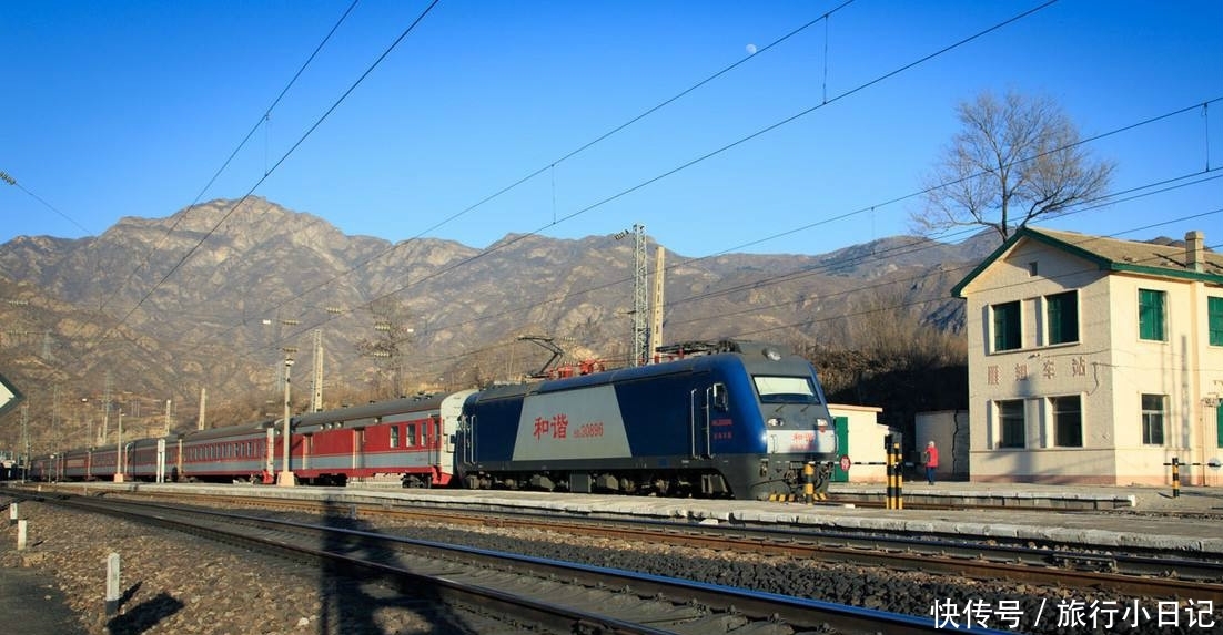 火车卧铺为什么男女不分开？女性的安全如何保证？答案很现实