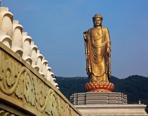 耗资12亿，108公斤黄金建成世界最大佛像，如今成了什么样？