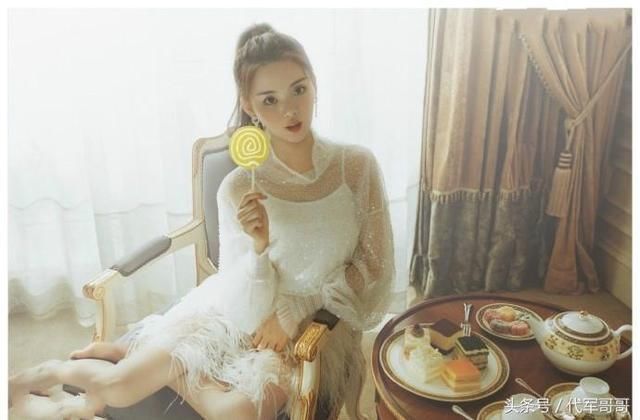 女星穿宫廷风裙装谁最美？迪丽热巴第八，赵丽颖第二，第一是谁？