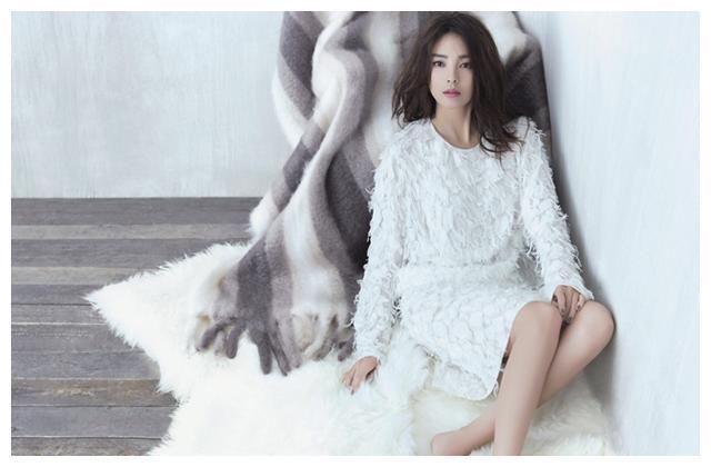 张雨绮最性感写真照，图一清纯，图二诱人，图六女人味十足！