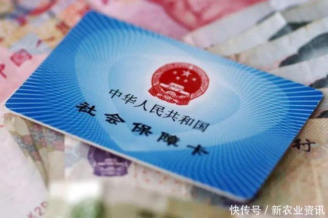 别人的退休证是“绿本”，自己的却是“红本”？哪种待遇更好？