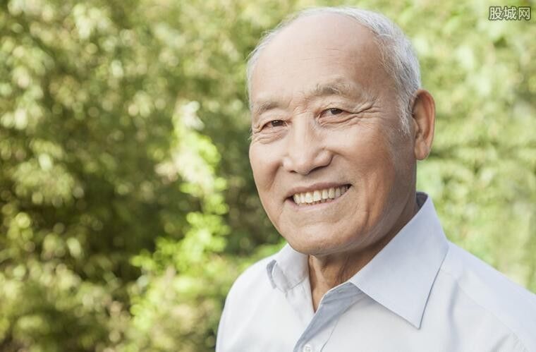 33年工龄退休金多少 33工龄退休新政策补贴怎么算