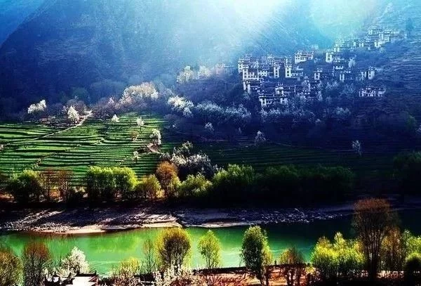 旅游必去的20个古镇,想去静静地待几天【2020热门旅游景点】