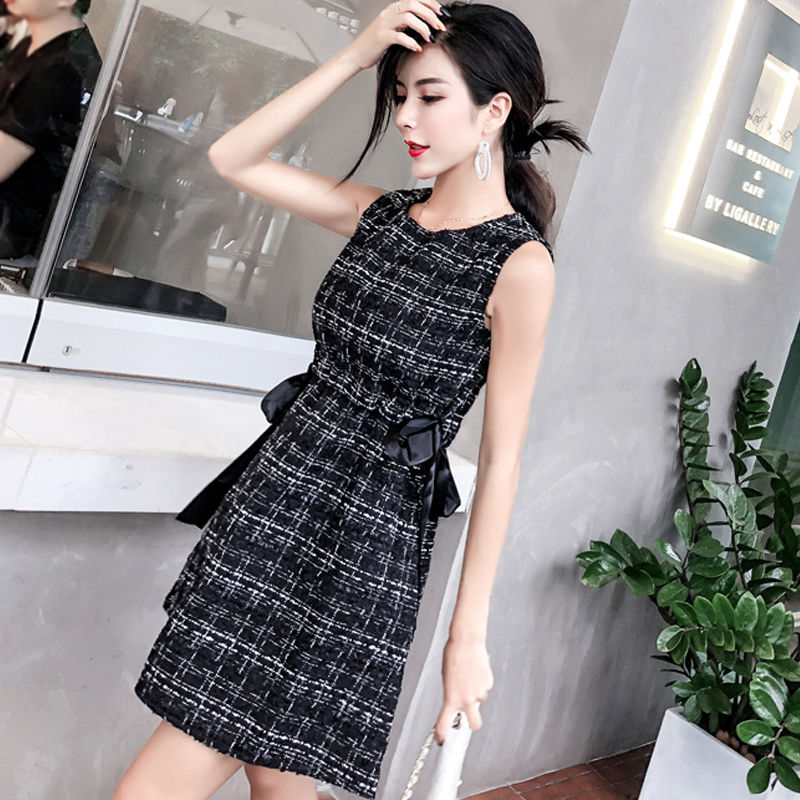 终于发现了，比旗袍还好看的“香风裙”，上身清新减龄，背影都美