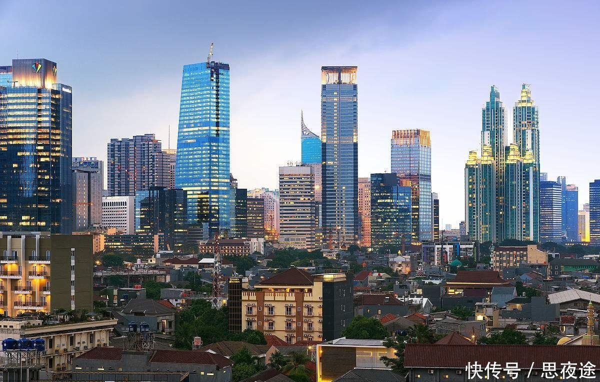 世界人口第四大国：人口2.64亿曾极度反华，如今第一条高铁中国造