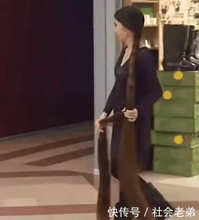 女子25年不剪发成网红，还靠其月赚百万，背后原因让人无语