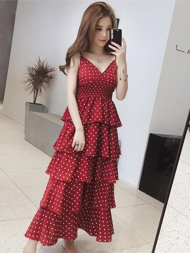 娴熟优雅的度假风连衣裙，这样穿轻松勾勒出迷人曲线！