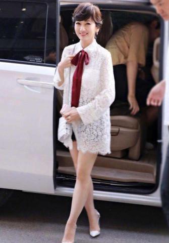 赵雅芝对这双鞋有执念，但衣服从未重复，网友：看完想买这双鞋