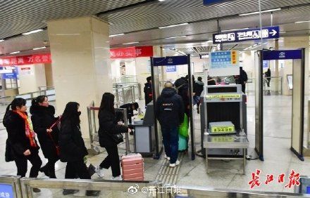  安检@春运首日：下火车换地铁，不用安检啦！