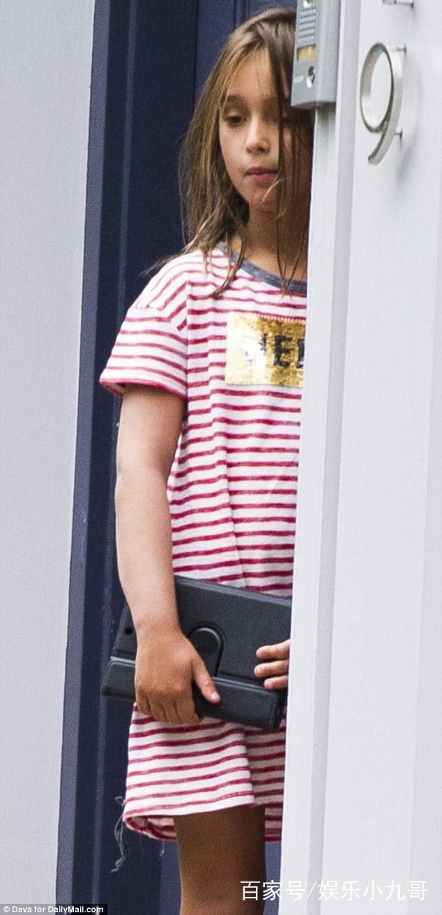 库什纳上班获闺女亲送,阿拉贝拉遗传伊万卡长腿