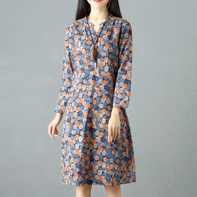 小姨嫌我穿打底裤太显胖，看完她的打扮，我愣住了