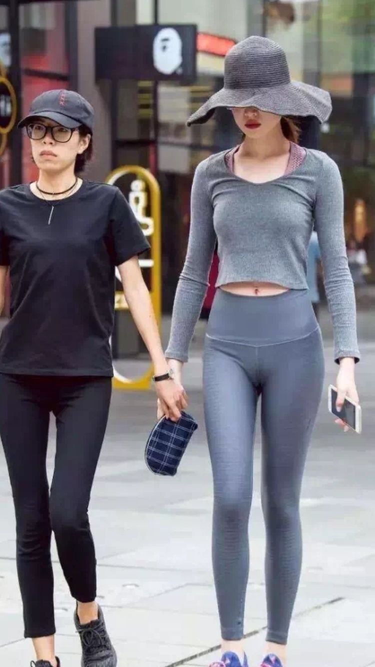 街拍丨就凭这身材，本直女都要为她弯弯!