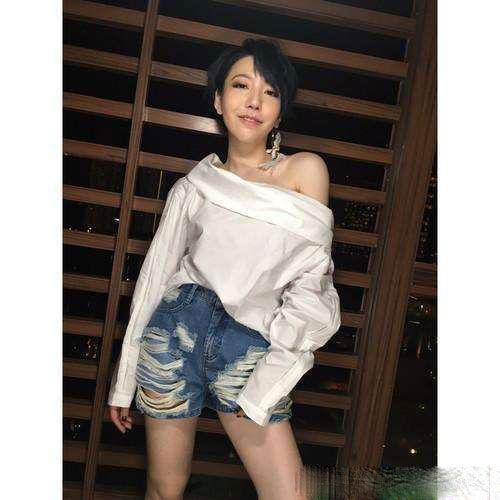 这是吴莫愁?简直换了一张脸!网友:整容就对了!