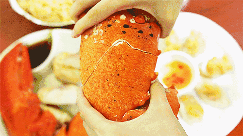 酸奶听了想打人，“吃完螃蟹喝酸奶会中毒?”