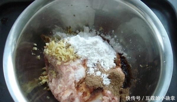 「不想」女人不想老得快,就要吃它,排毒、养子宫、护卵巢,50岁都年轻