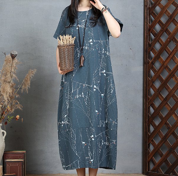 入秋早晚凉!爱美女人别穿打底裤!试试这印花裙，照样美到起飞