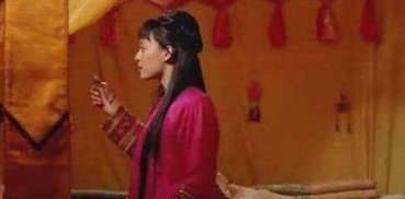 『要光』甄嬛传：甄嬛首次侍寝为何要光着脚？原因让人感慨