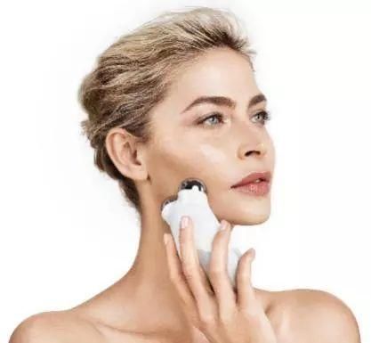 “出道”12年，Ta上杂志的次数比女明星还多?