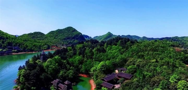 国内“最凉快”的城市，人均GDP全省第二，被称为“中国凉都”