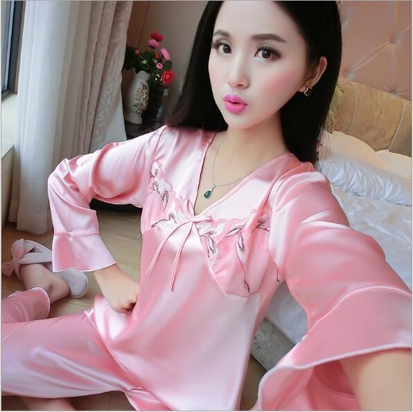 秋夏都能穿的睡衣，睡袍，丝丝滑滑，亲肤迷人，穿着让你难忘今宵