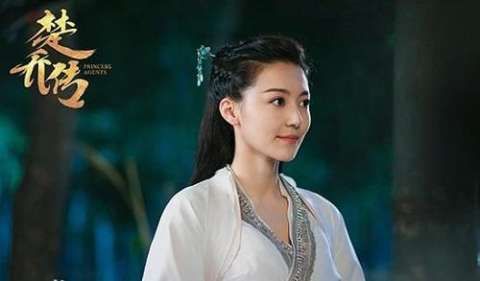 出道仅5年,抢遍赵丽颖杨幂刘诗诗男友,成龙被